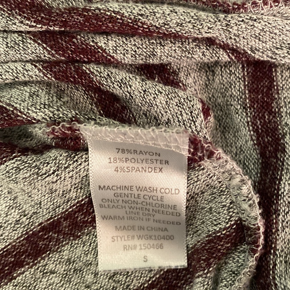 NWT woman’s Market & Spruce soft brushed top - Picture 3 of 4